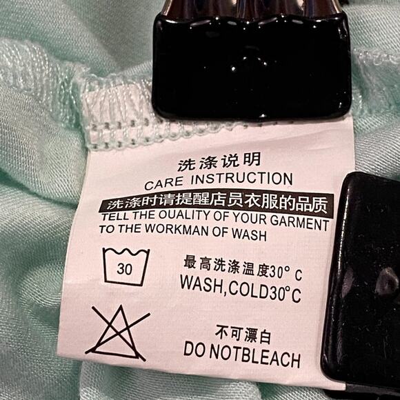 Ling Yi Yuan Mint Green Long Sleeve Stretchy Hi-Lo Top with Lace Panels Large - Picture 9 of 11